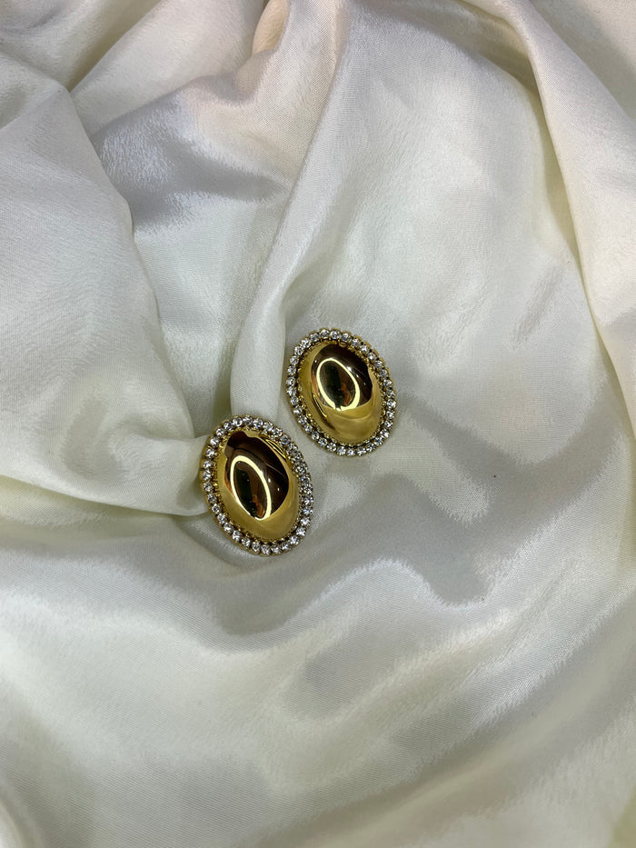 Bold Studded Earing