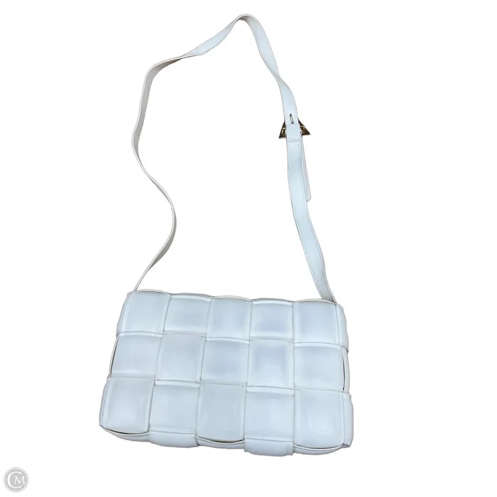 Crossbody By Clothes Mentor, Size: Medium