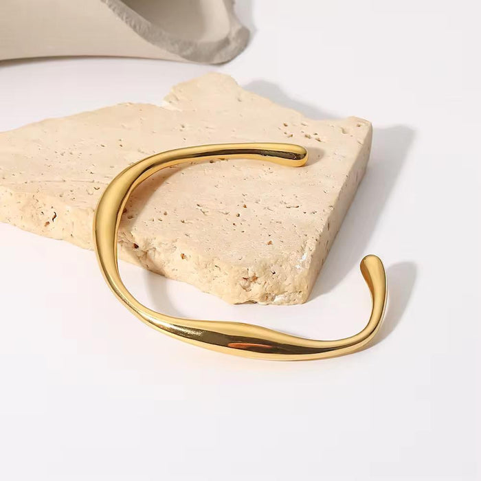 Curve Cuff