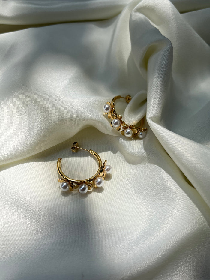 Daisy Pearl Hoops