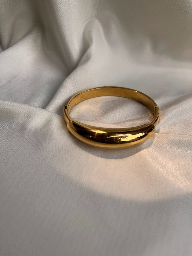 Madona Cuff