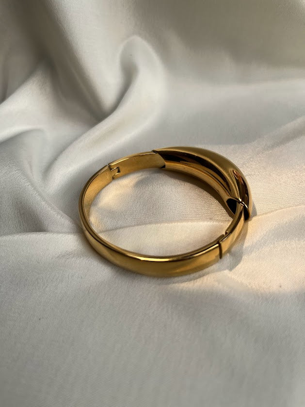 Madona Cuff