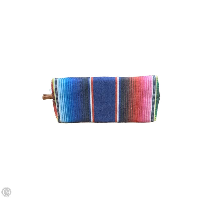 Makeup Bag By Bloomingdales, Size: Medium