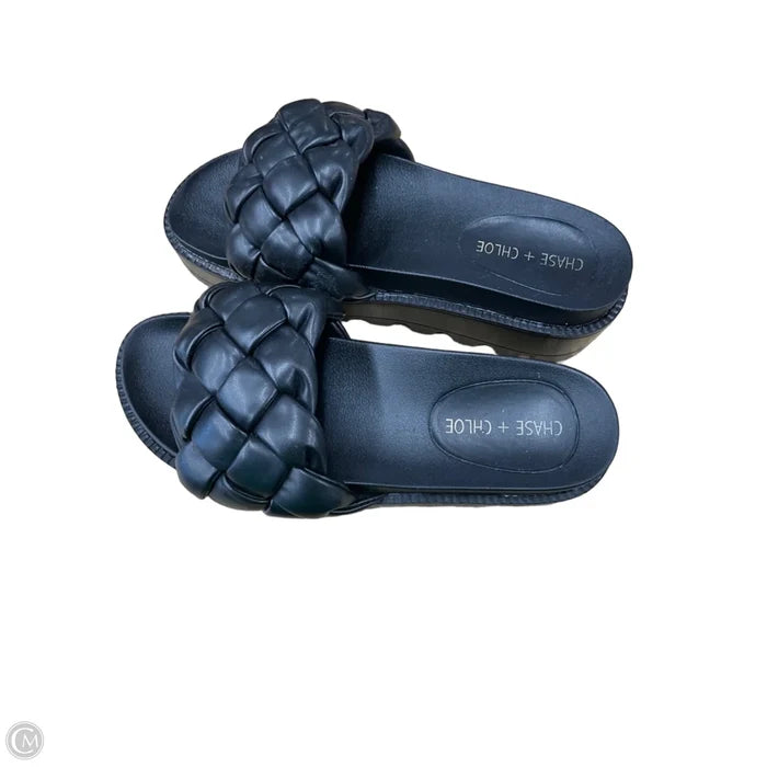 Sandals Flats By Clothes Mentor In Black, Size: 7.5