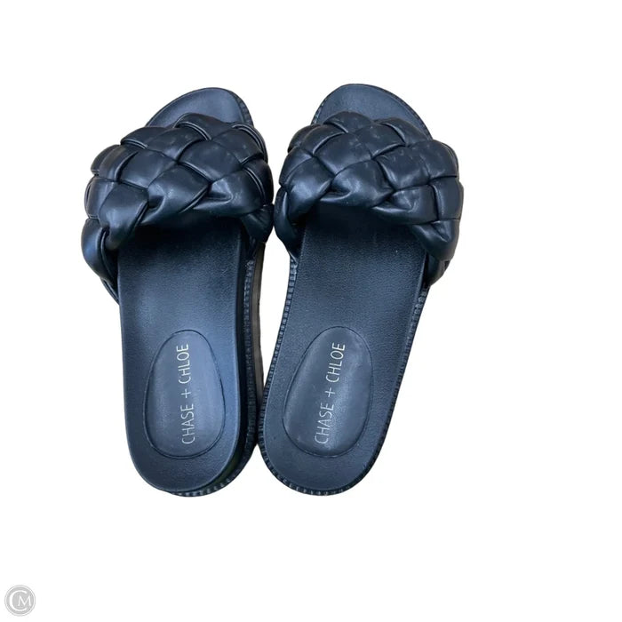Sandals Flats By Clothes Mentor In Black, Size: 7.5