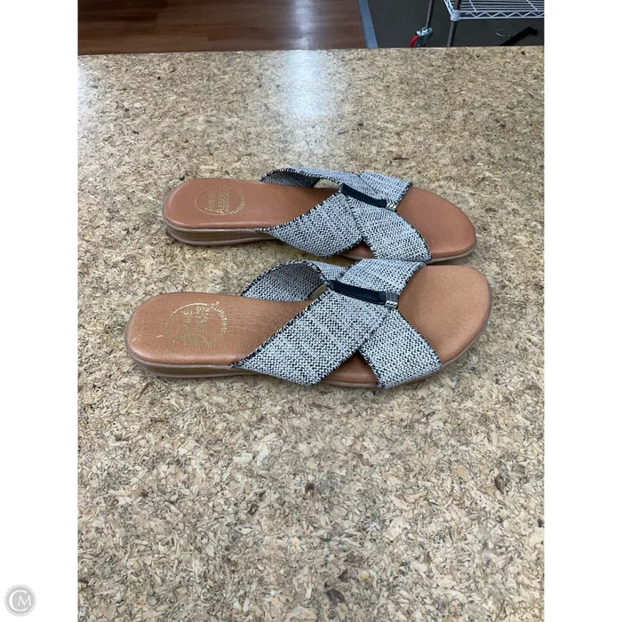 Sandals Flats By Cmc In Beige, Size: 7