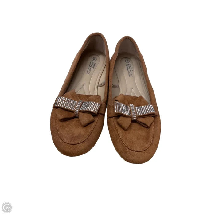 Shoes Flats By Clothes Mentor In Brown, Size: 8