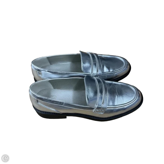 Shoes Flats By Gap In Silver, Size: 8