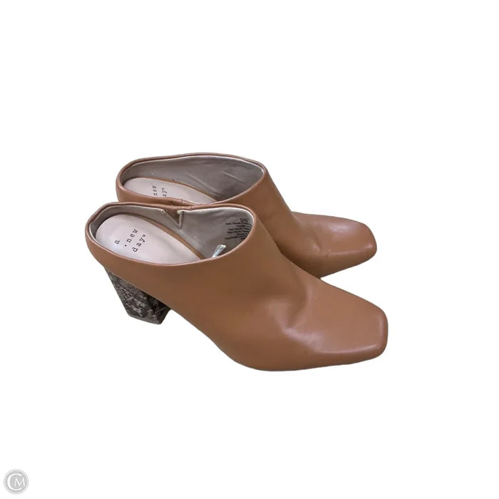 Shoes Heels Block By A New Day In Brown, Size: 9.5