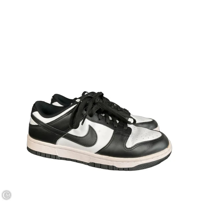 Shoes Sneakers By Nike In Black & White, Size: 8