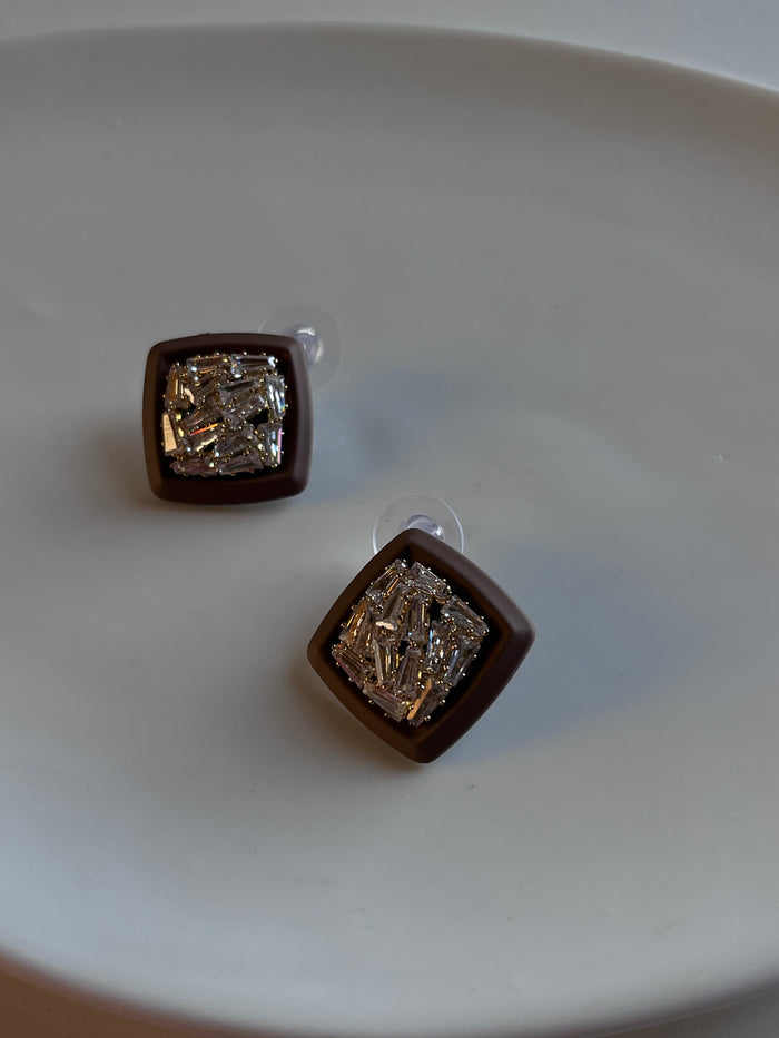 Silver brown studs