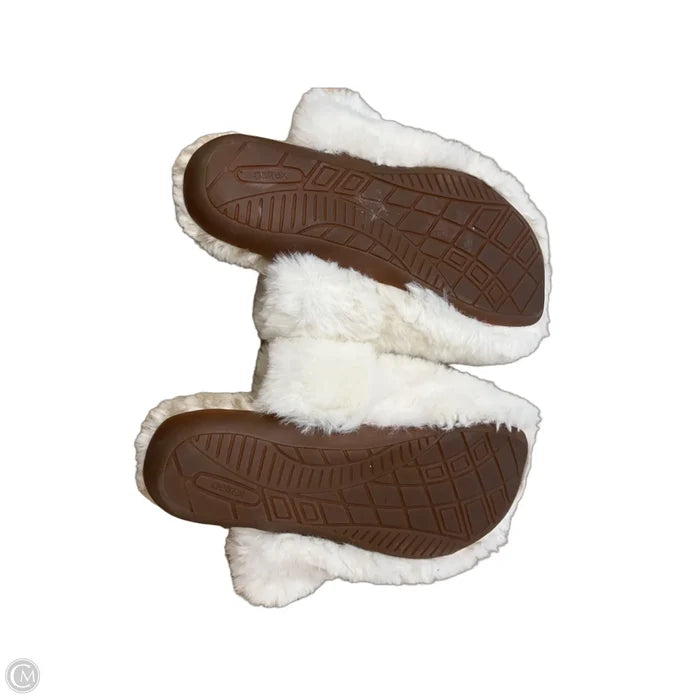 Slippers By Aetrex In White