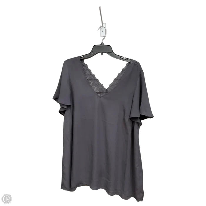 Top Short Sleeve By Torrid In Grey, Size: 1x