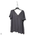 Top Short Sleeve By Torrid In Grey, Size: 1x
