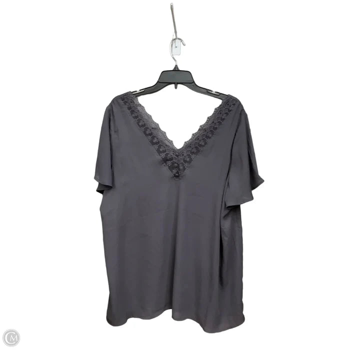 Top Short Sleeve By Torrid In Grey, Size: 1x