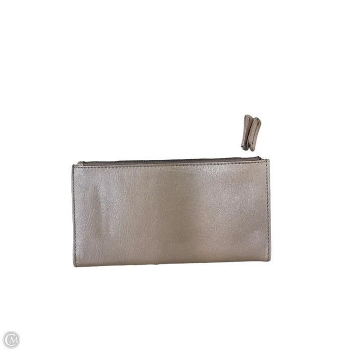 Wallet By Clothes Mentor, Size: Medium
